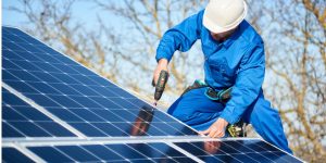 Installation Maintenance Panneaux Solaires Photovoltaïques à Varessia